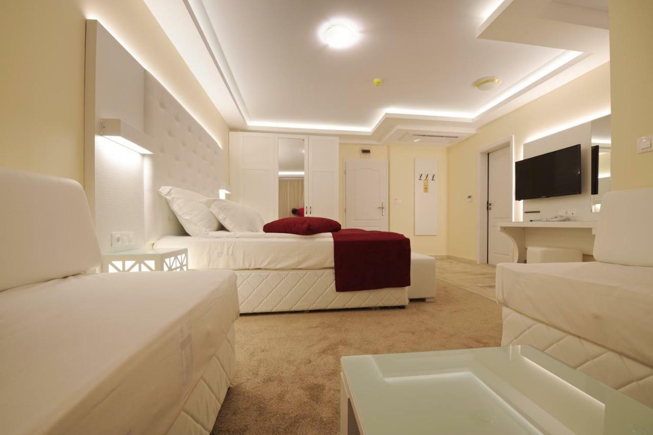 Hotel Perla Beach Luxury 프리모르스코 외부 사진