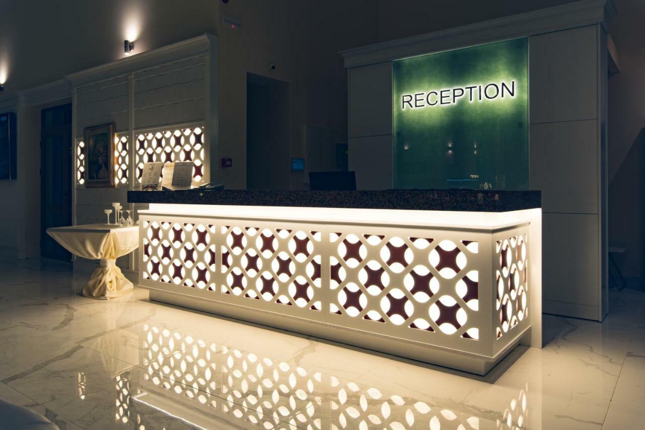 Hotel Perla Beach Luxury 프리모르스코 외부 사진