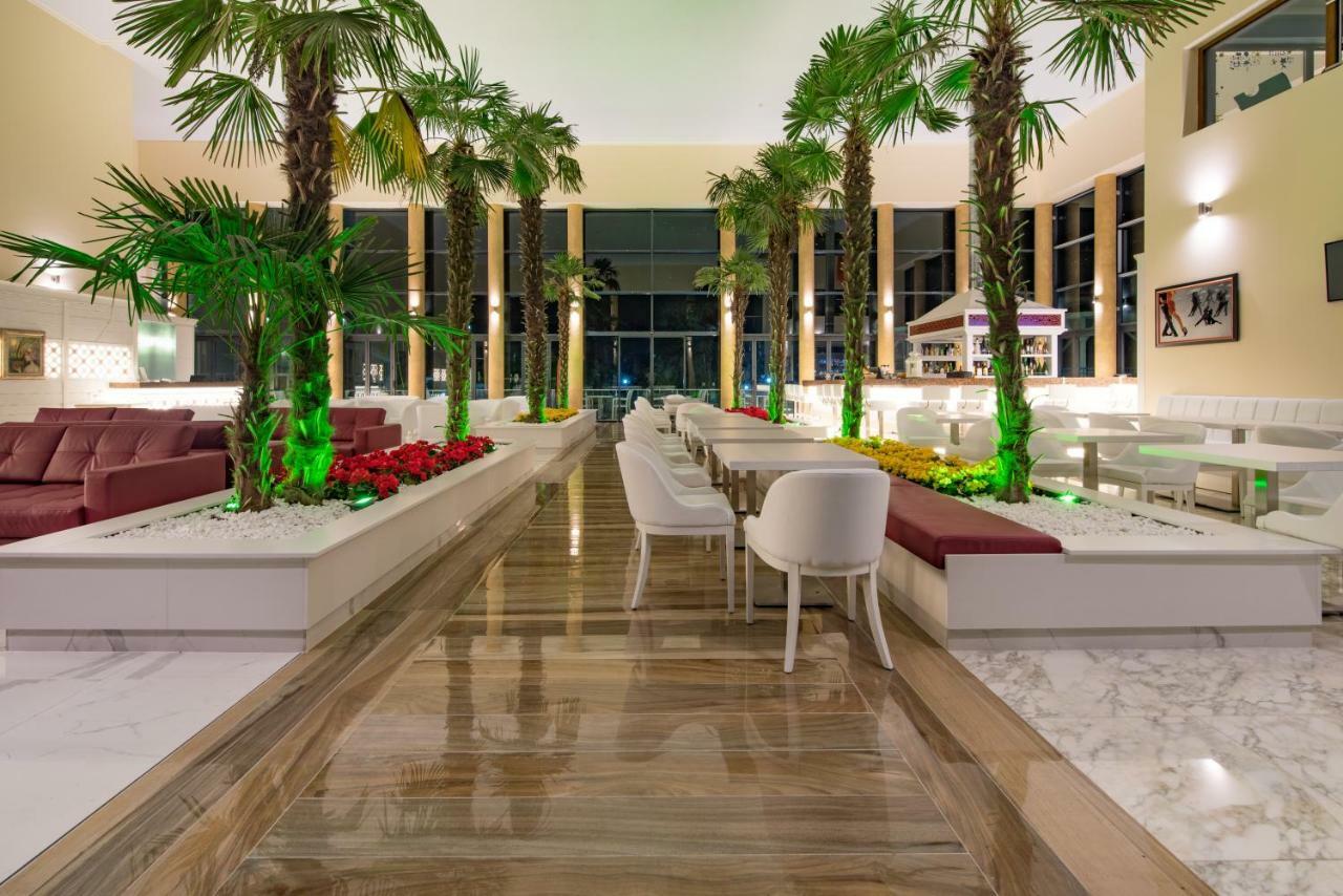 Hotel Perla Beach Luxury 프리모르스코 외부 사진