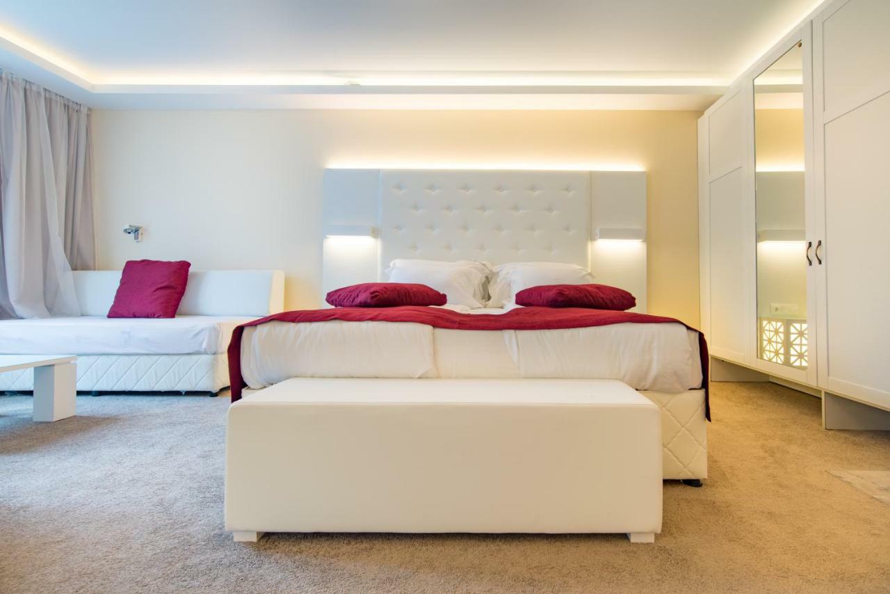Hotel Perla Beach Luxury 프리모르스코 외부 사진